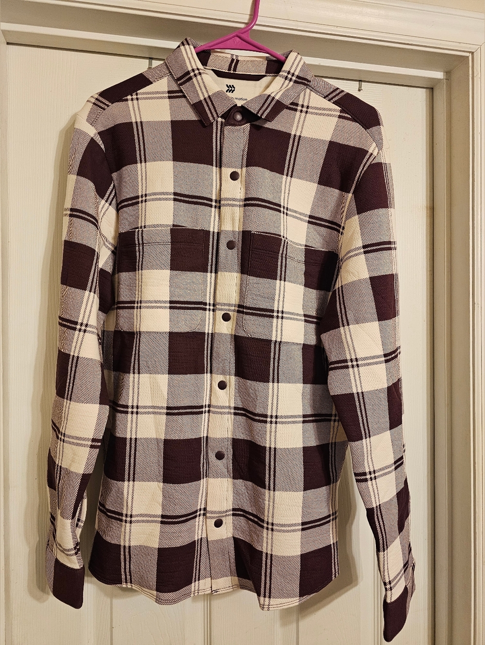 NWT all in motion Burgundy/Brown and Cream Plaid Snap Button Up Shirt. Size:M.